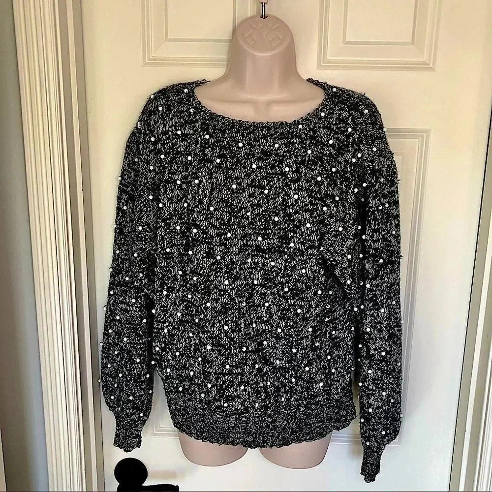 𝅺Handmade MCM true vintage black‎ & White sweater XL
